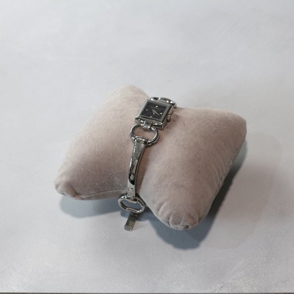 Authentic Gucci Women's Bangle Watch - Picture 1 of 6